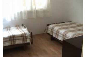 Chorwacja Privát Okrug Donji, Wewnątrz